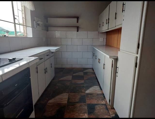 2 BEDROOM HOUSE FOR SALE IN MOUNTAIN VIEW